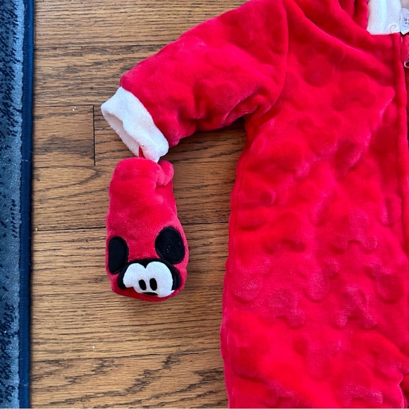 Disney Store Mickey Holiday Footed Bodysuit Romper Baby Boy Girl Size 0-3 - Picture 3 of 11